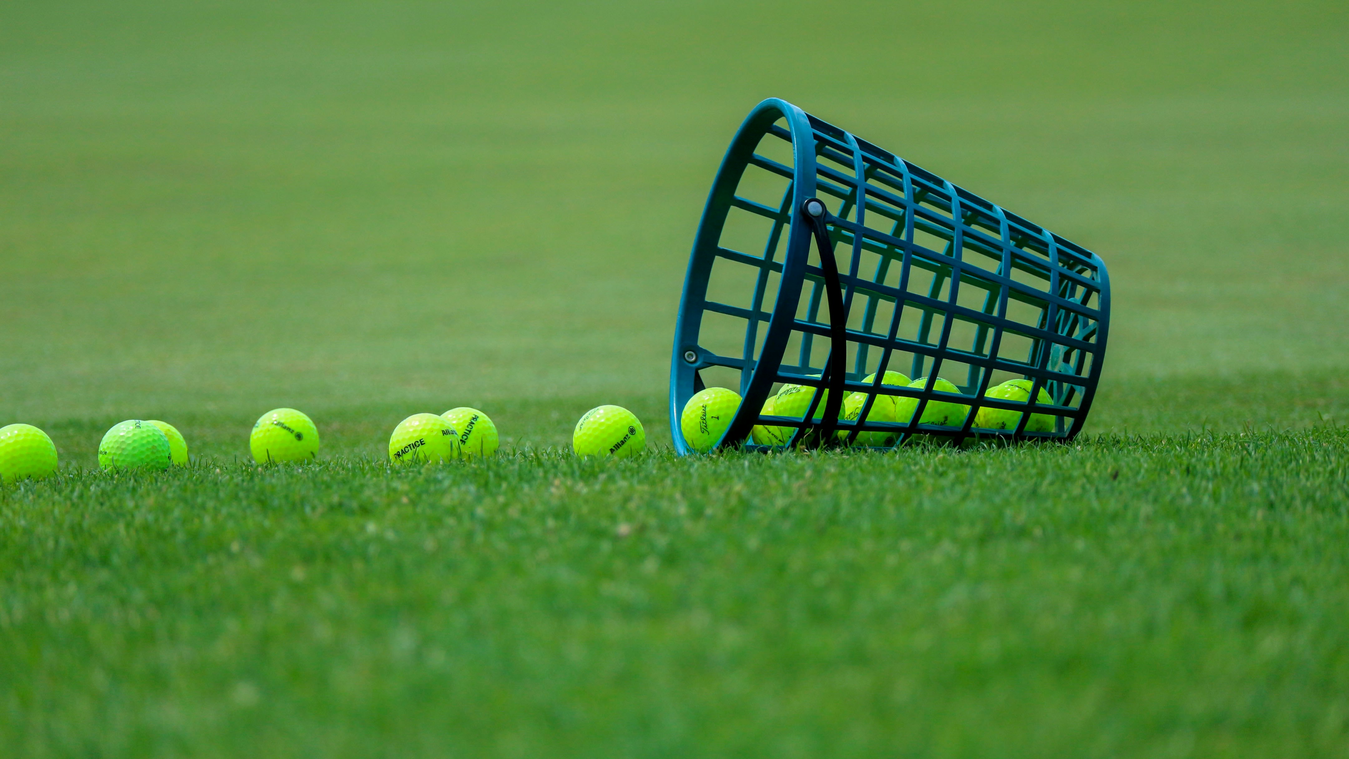 Ομαδική προπόνηση τένις με έμφαση στην τεχνική